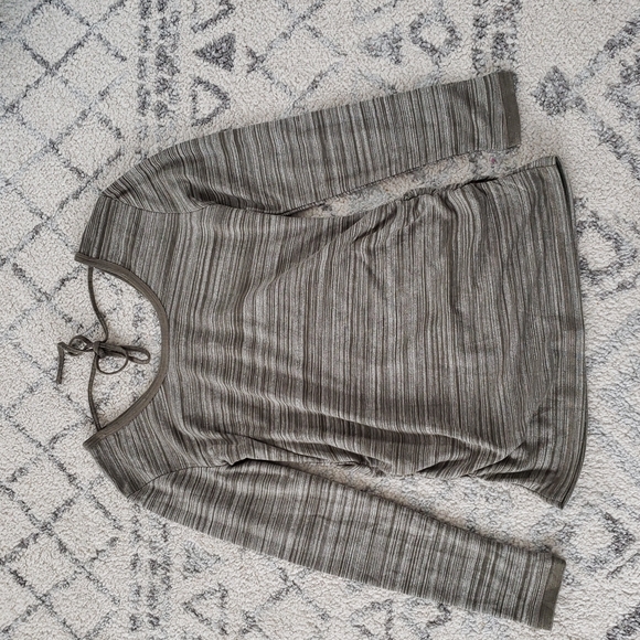 Maturnity long sleeve shirt - Picture 2 of 4